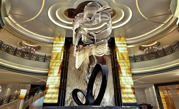 Sảnh khách sạn đẹp và sang trọng với đèn chùm