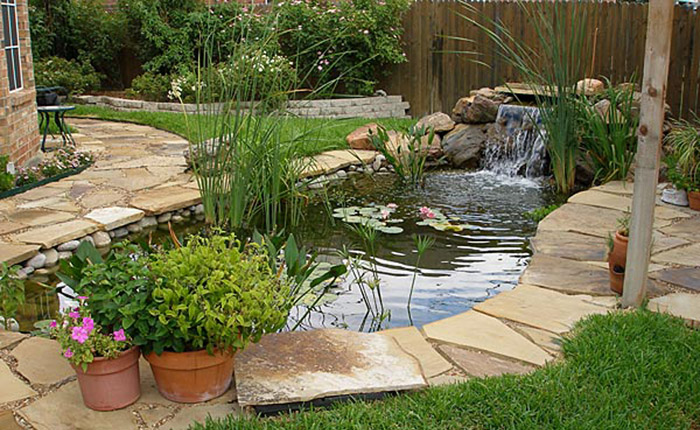 Thiết kế sân vườn hợp phong thủy với những vật dụng cần thiết