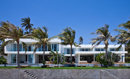 Thiết kế biệt thự hiện đại 2 tầng ven biển